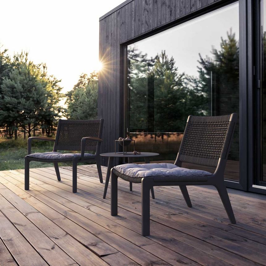 Dunkelbraune Lounge Sessel mit Flechtung