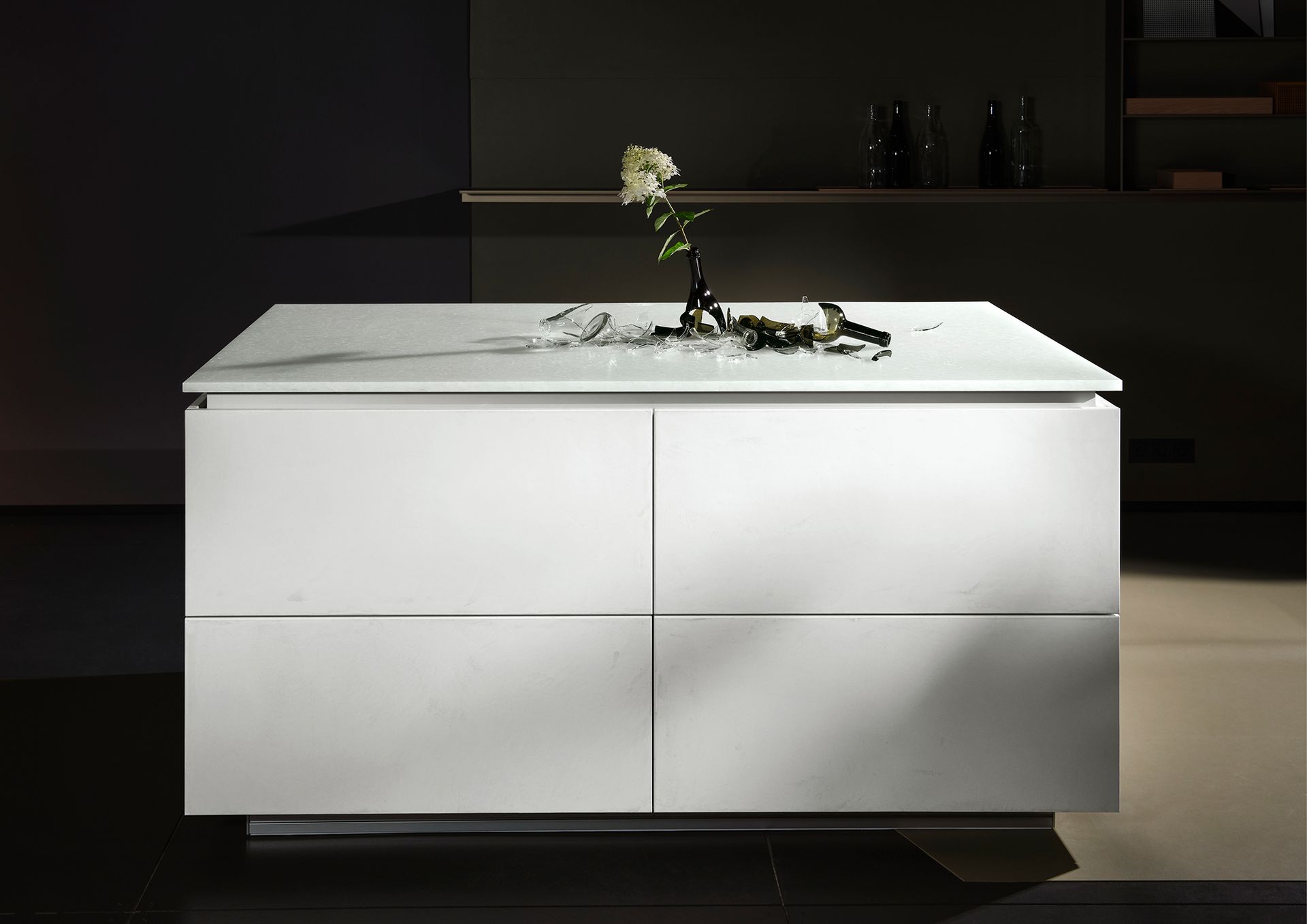 Moderne Kücheninsel in weiß