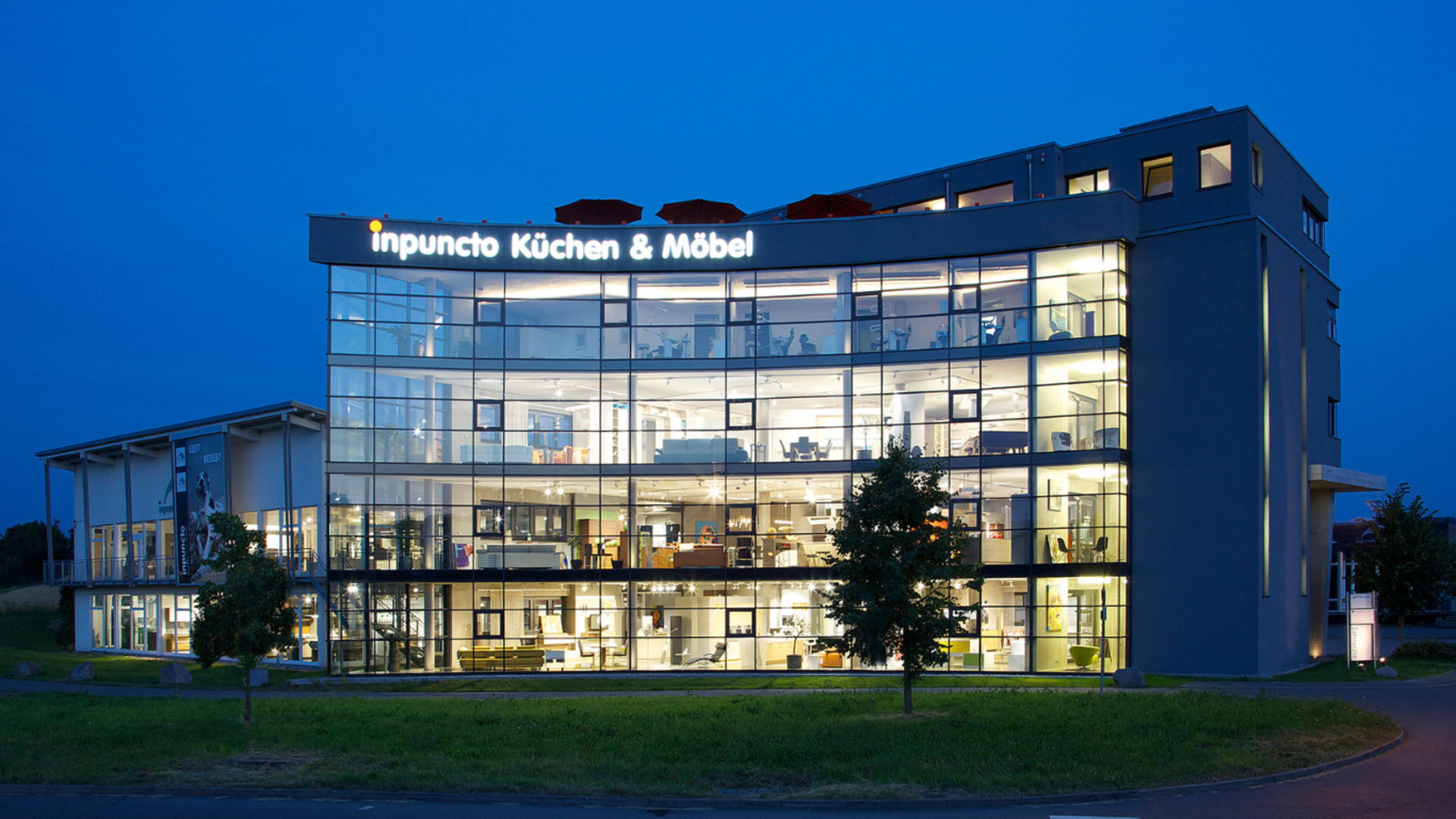 der inpuncto tower in Bietingen bei Nacht