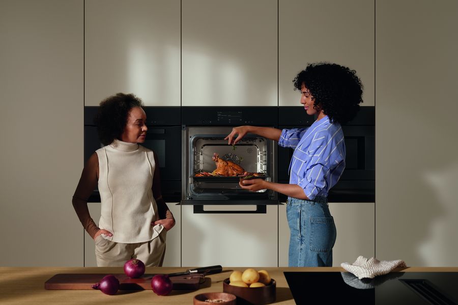 Miele Dampfbackofen in schwarz