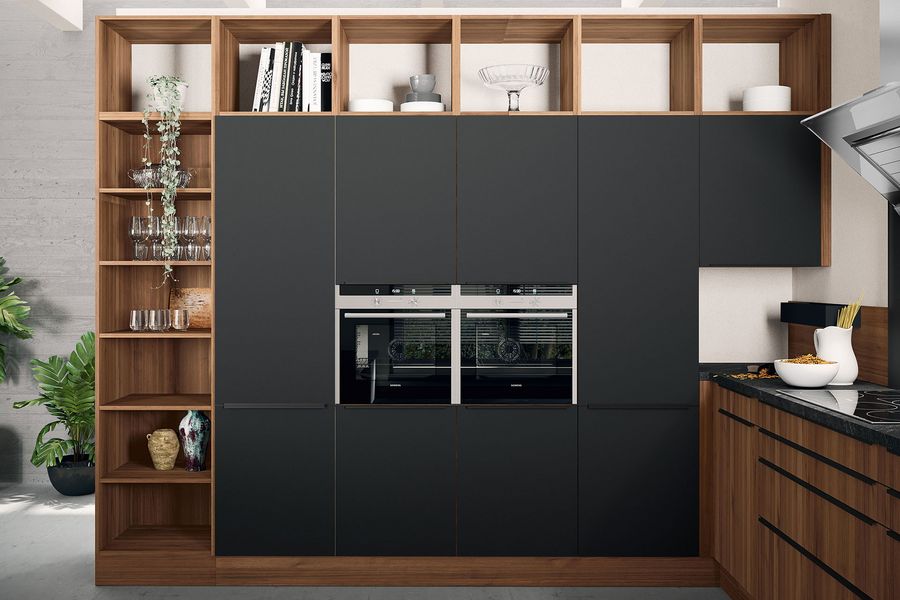 dunkle Holzküche Oster Nussbaum Natur geölt