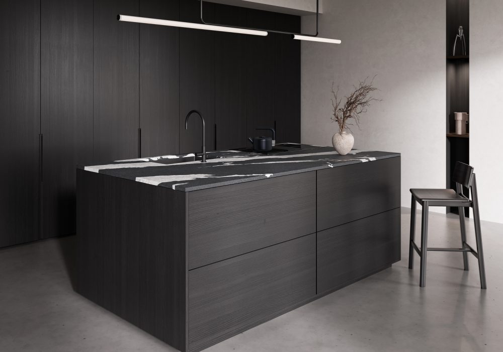 Elegante Designküche in tiefem Schwarz mit Naturstein-Arbeitsplatte